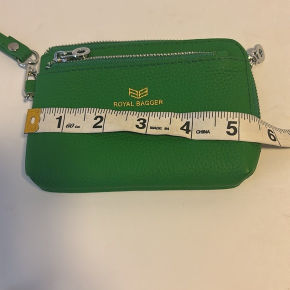 GREEN LEATHER ROYAL BAGGER COIN PURSE WITH WRISTLET STRSP SILVER HARDWARE - Picture 5 of 6